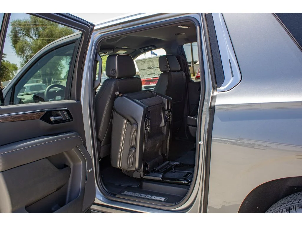 2026 Chevrolet Suburban Premier - Photo 18