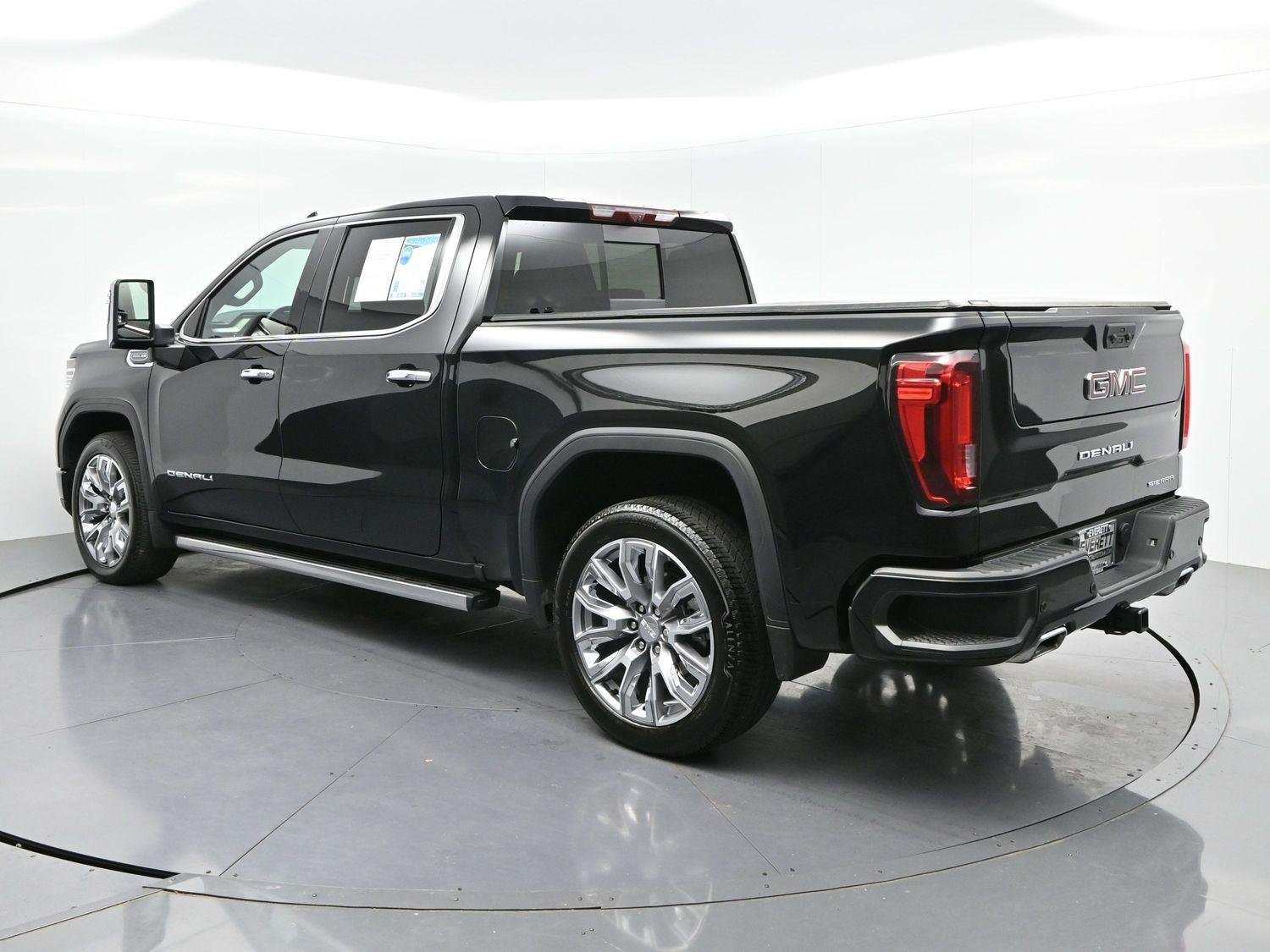 Used 2025 Onyx Black GMC Denali image 5