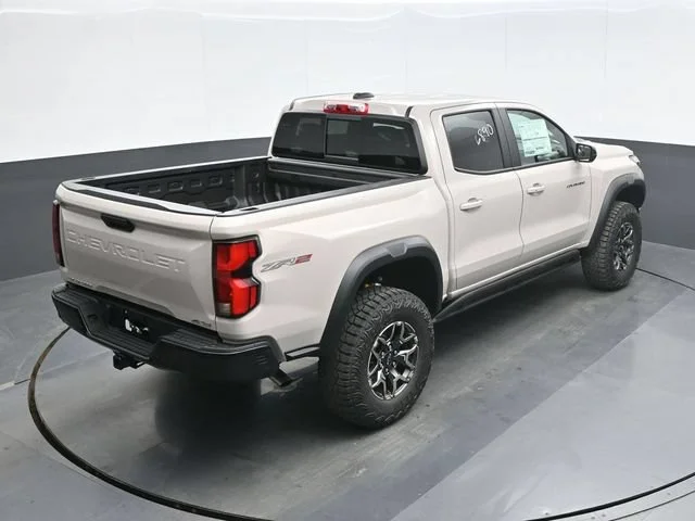 2026 Chevrolet Colorado ZR2 - Photo 17