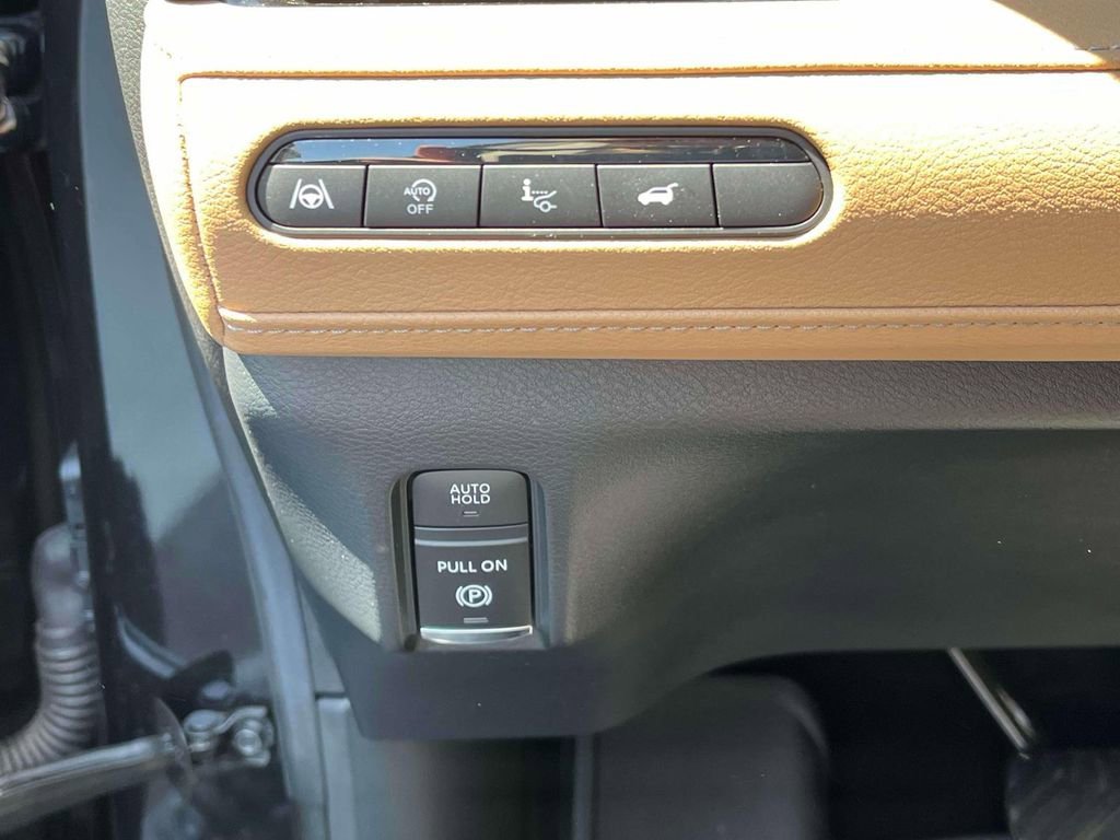 Used 2025 Black INFINITI SENSORY AWD image 30