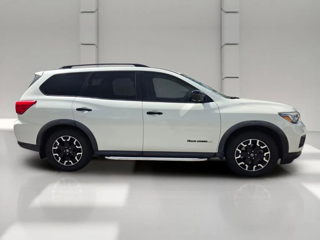 Used 2020 Pearl White Tricoat Nissan SL image 4