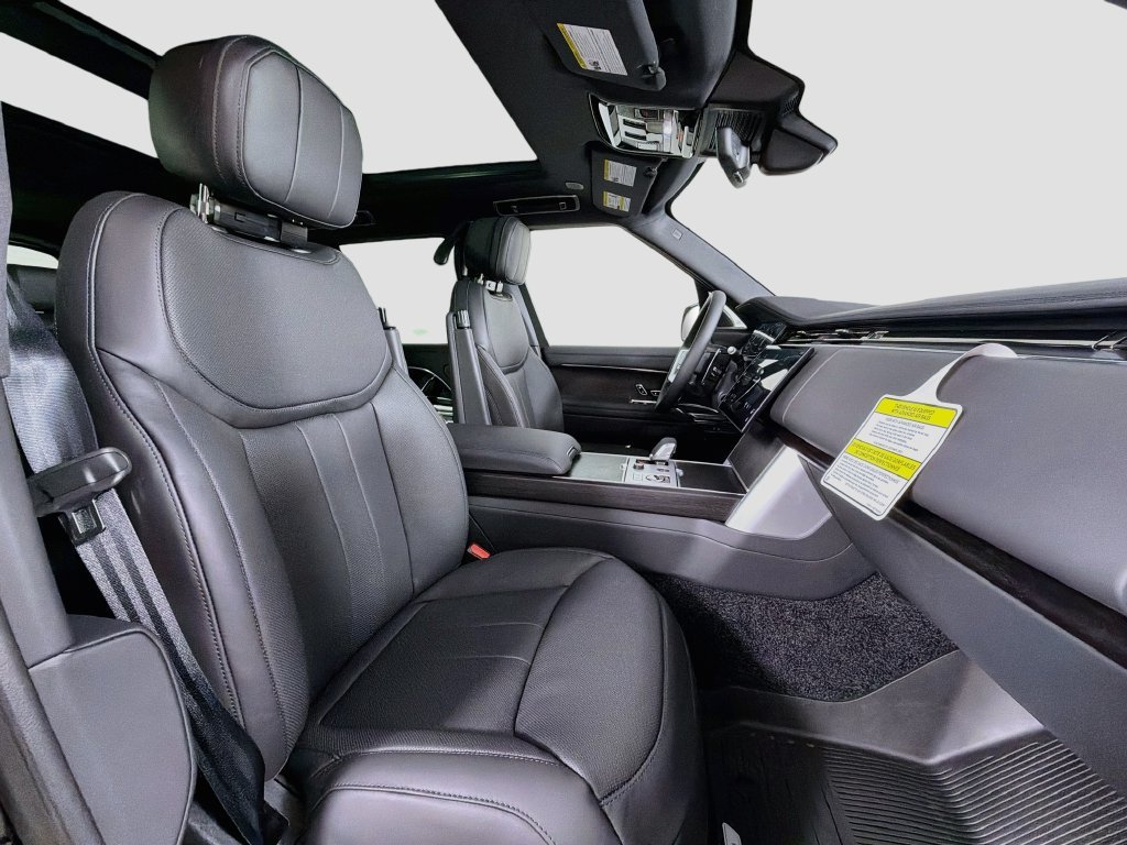 New 2027 Santorini Black Land Rover SE image 30