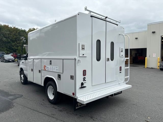 New 2027 White Ford Base image 5