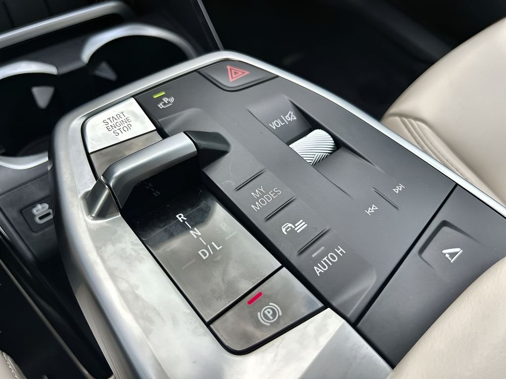 Used 2025 Black BMW xDrive28i image 24