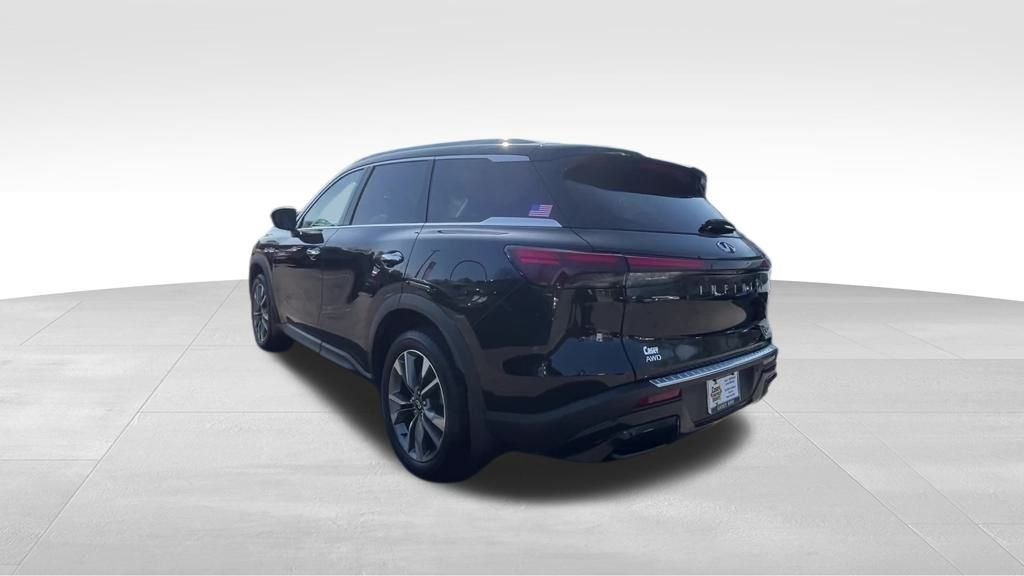Used 2023 Black INFINITI LUXE image 21