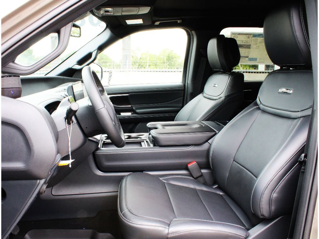 New 2027 Marsh Gray Ford Platinum image 5