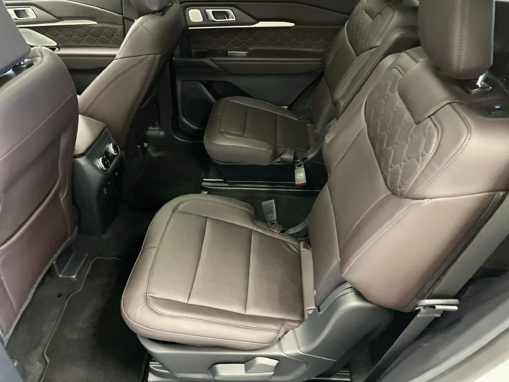 New 2026 Star White Metallic Tri-Coat Ford Platinum™ image 14