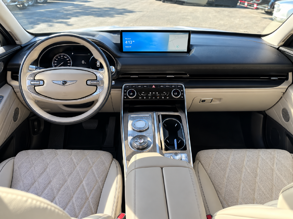 Used 2022 White Genesis 3.5T image 5