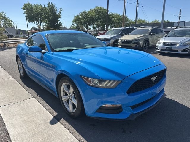 Used 2017 Blue Ford V6 image 3