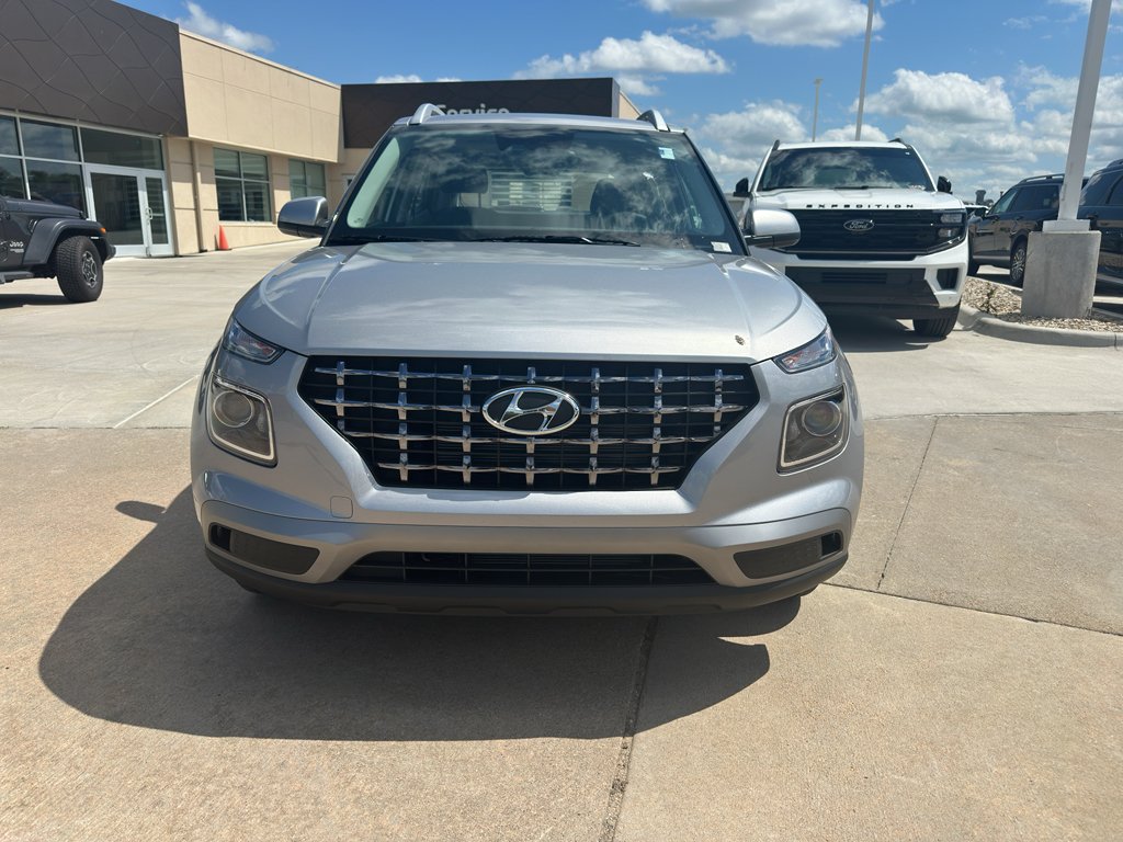 New 2026 Shimmering Silver Hyundai SEL image 8