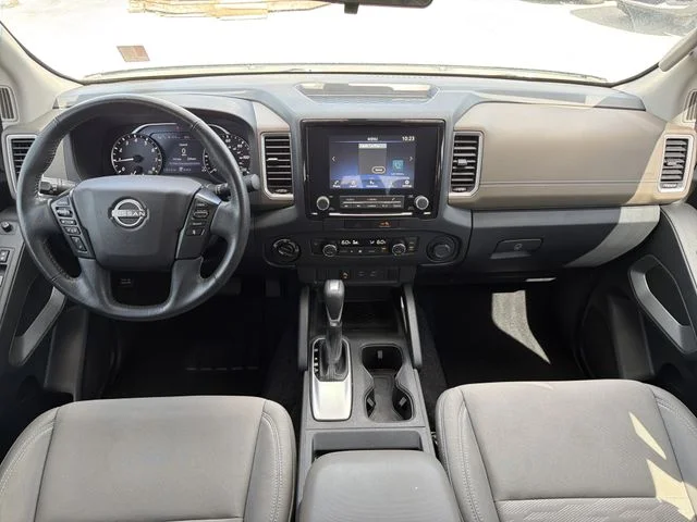 Used 2022 White Nissan SV image 11