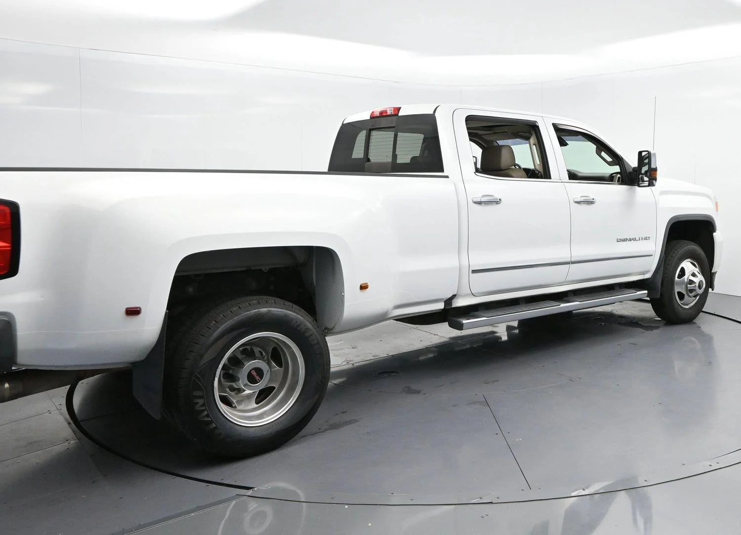 Used 2016 Summit White GMC Denali image 7