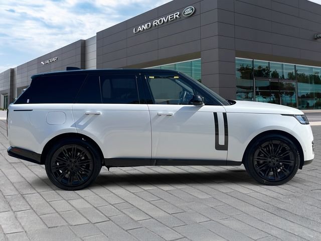 New 2026 Ostuni Pearl White Land Rover SE image 6