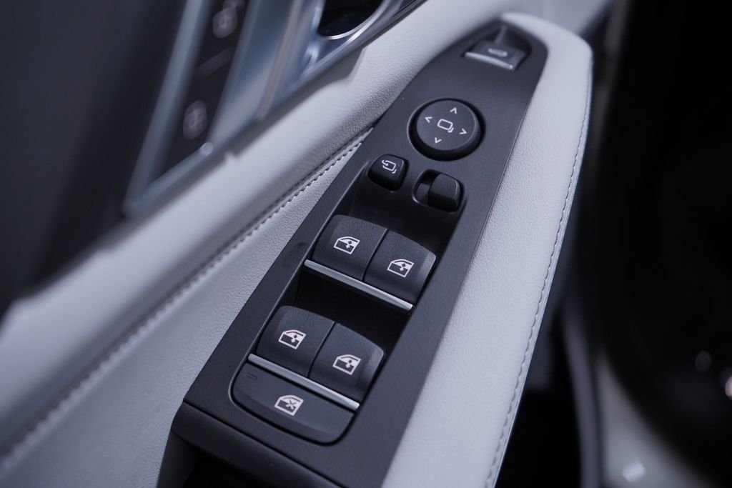 New 2026 Alpine White BMW sDrive40i image 11