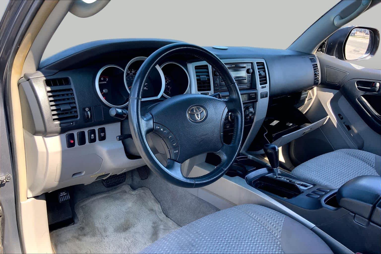 Used 2008 Galactic Gray Mica Toyota SR5 image 16