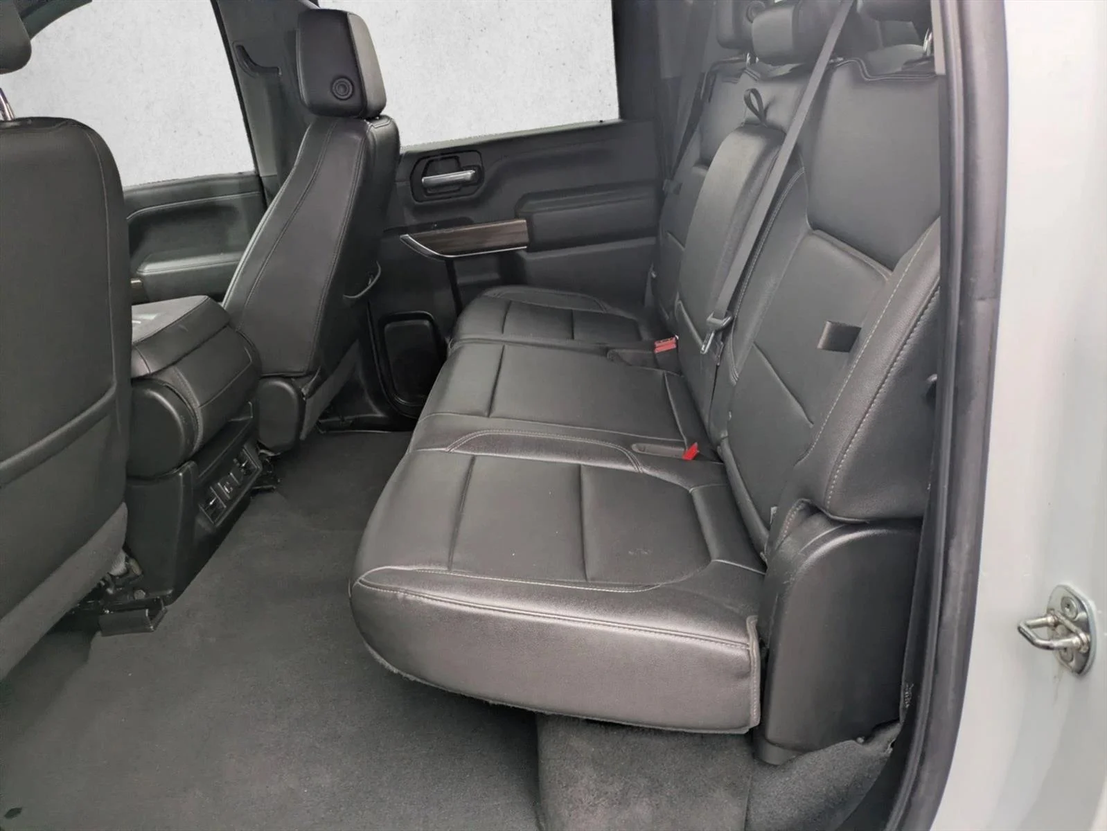Used 2022 Summit White Chevrolet LT image 17