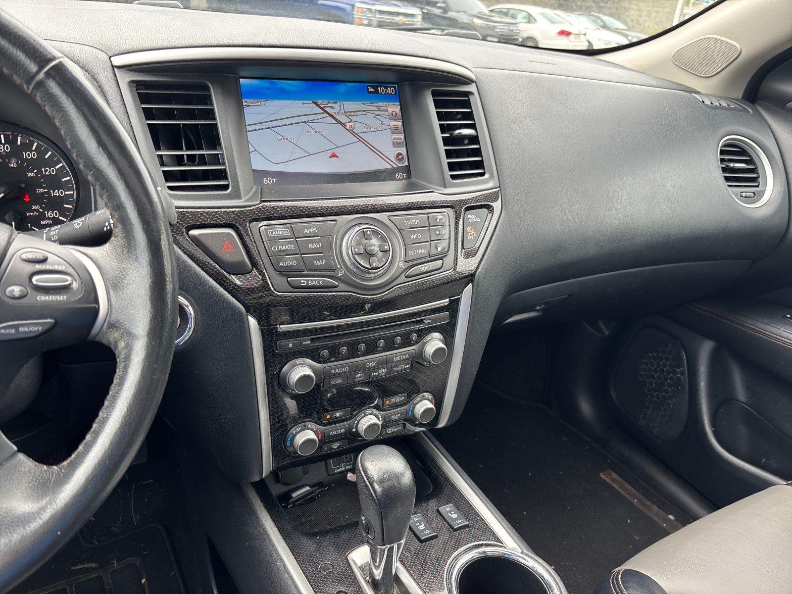 Used 2020  NISSAN SL image 28