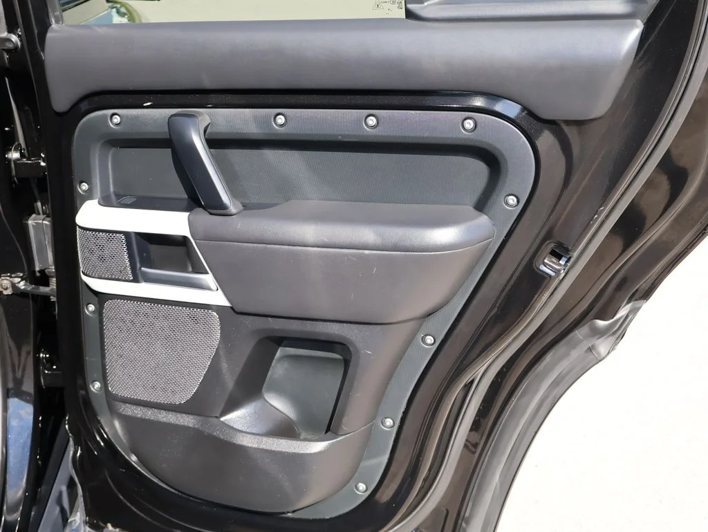 Used 2020  Land Rover HSE image 14