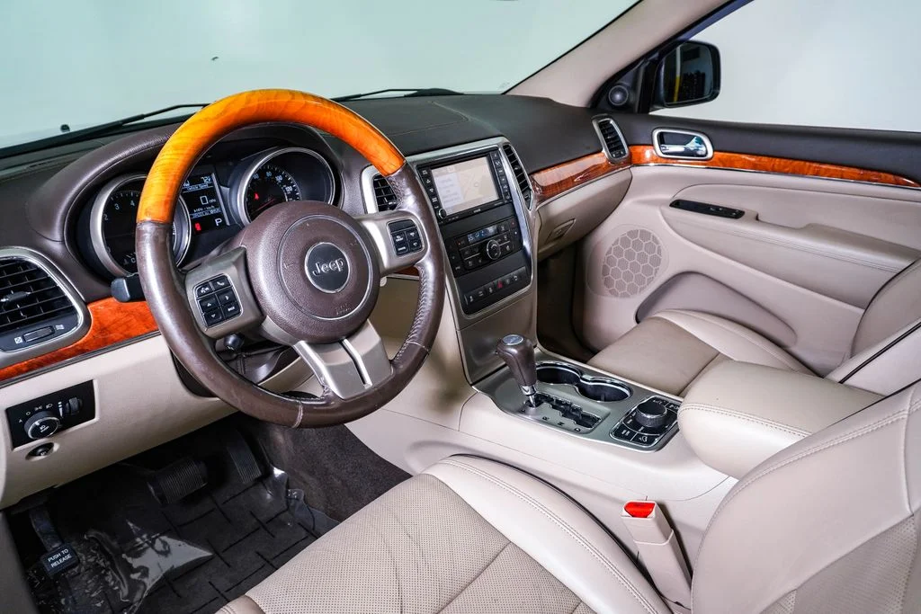 Used 2011 Bright Silver Metallic Jeep Overland image 19