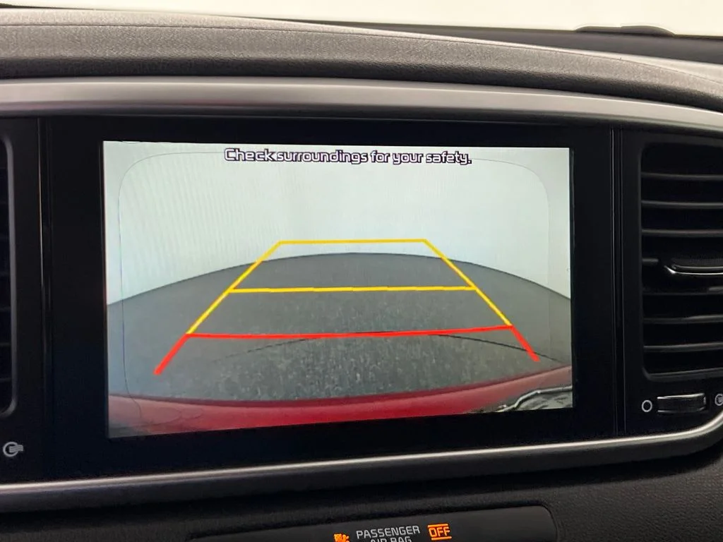 Used 2020 Red Kia LX image 22