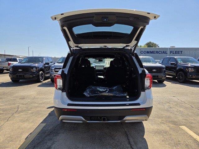 New 2026 Star White Metallic Tri-Coat Ford Platinum™ image 29