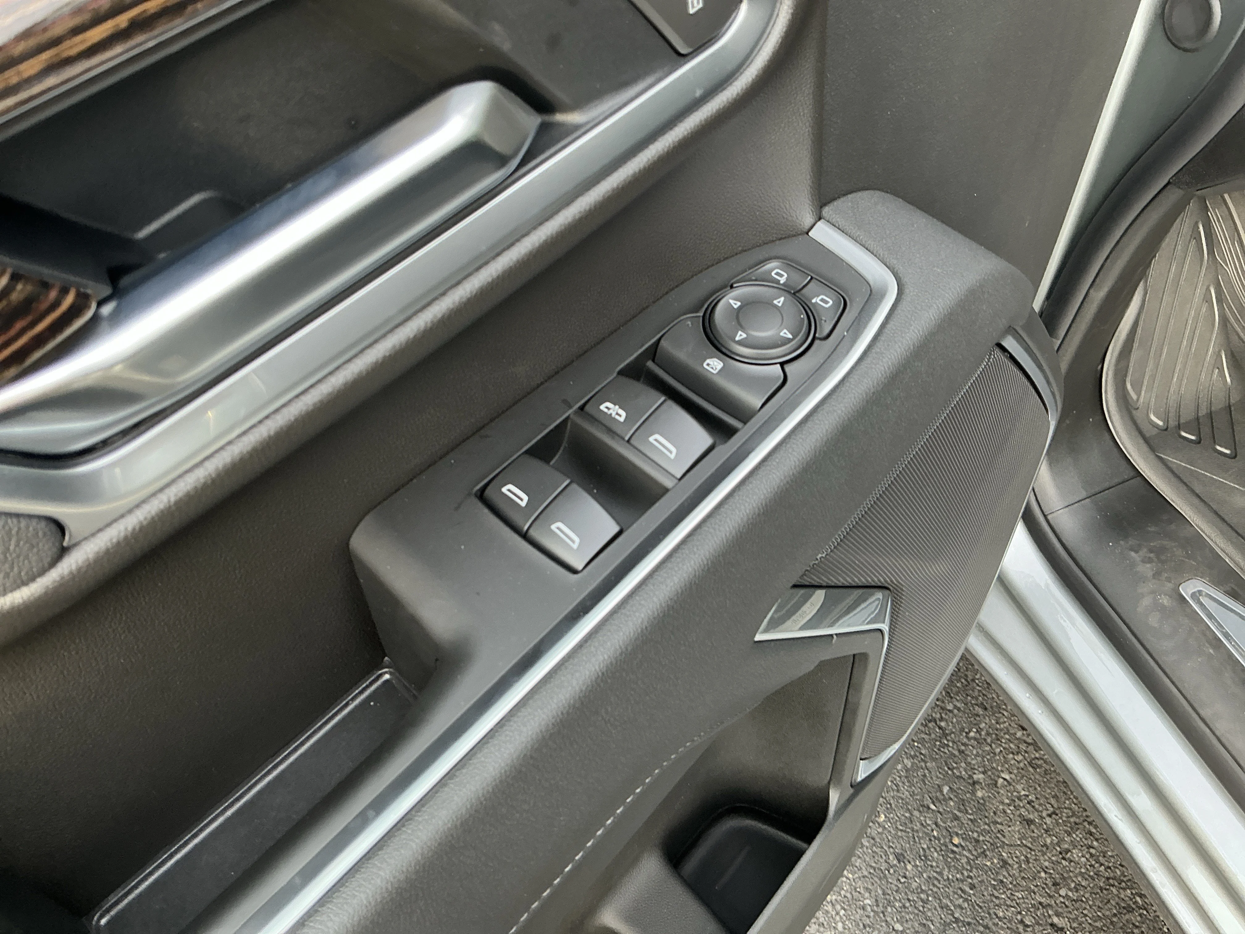 New 2026 Sterling Metallic GMC SLE image 14