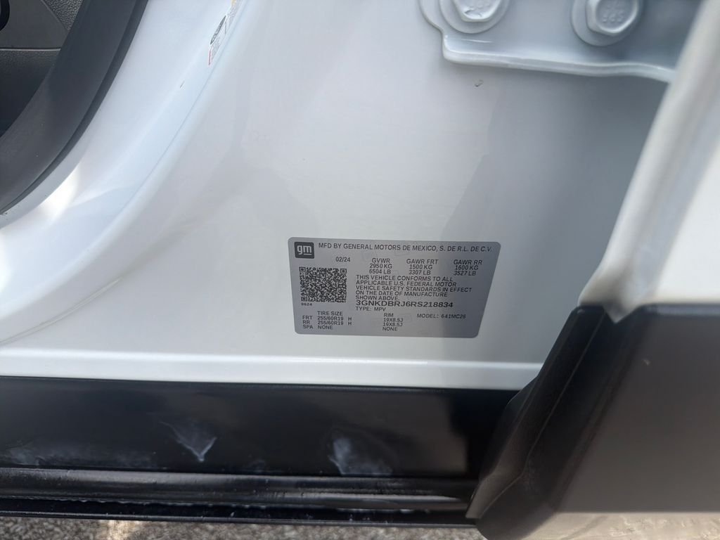 Used 2024 White Chevrolet LT image 25