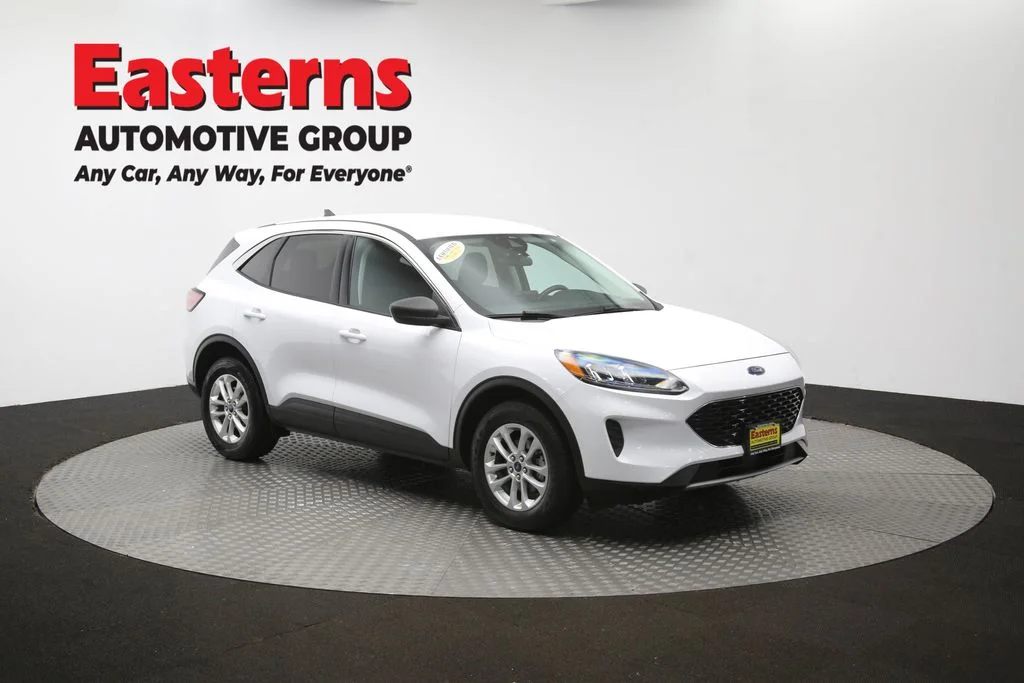 Used 2022 White Ford SE image 49
