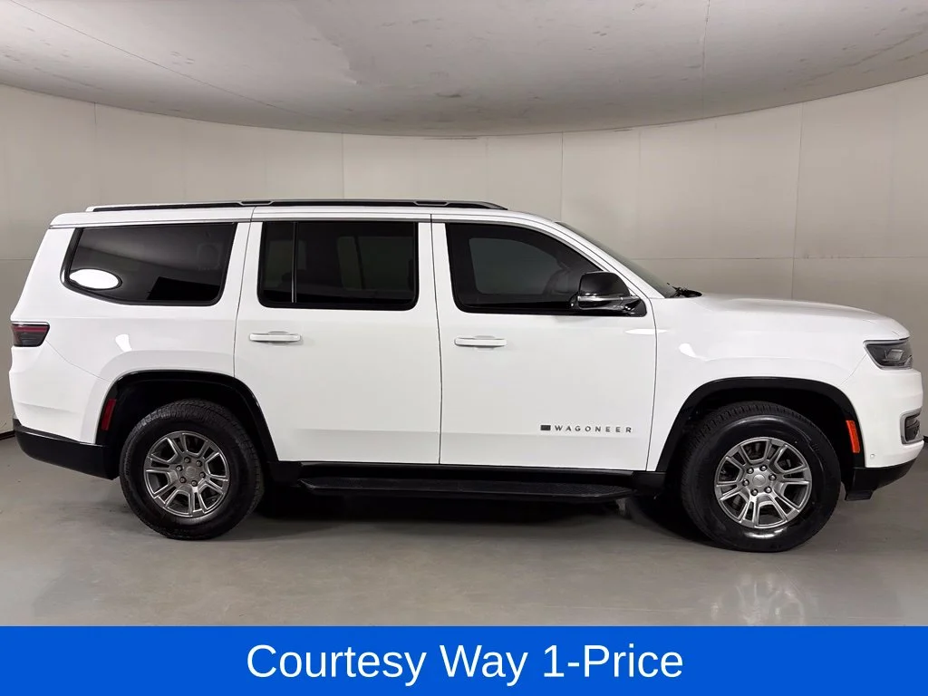 Used 2023 White Jeep Base image 13