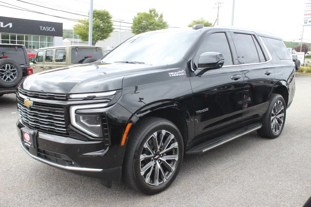 Used 2025 Black Chevrolet High Country image 2