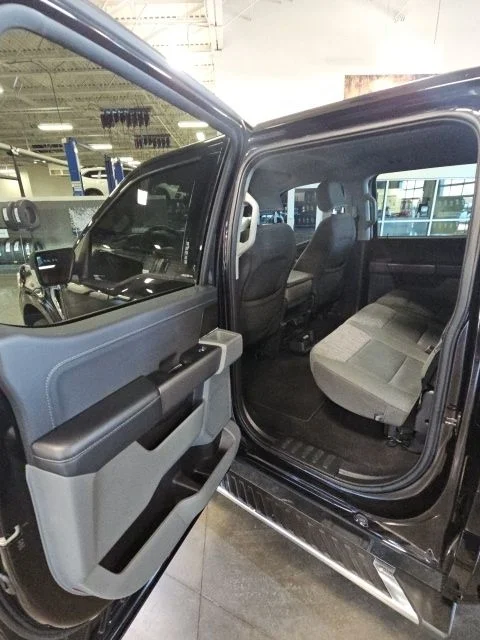 Used 2023 Black Ford XLT image 31