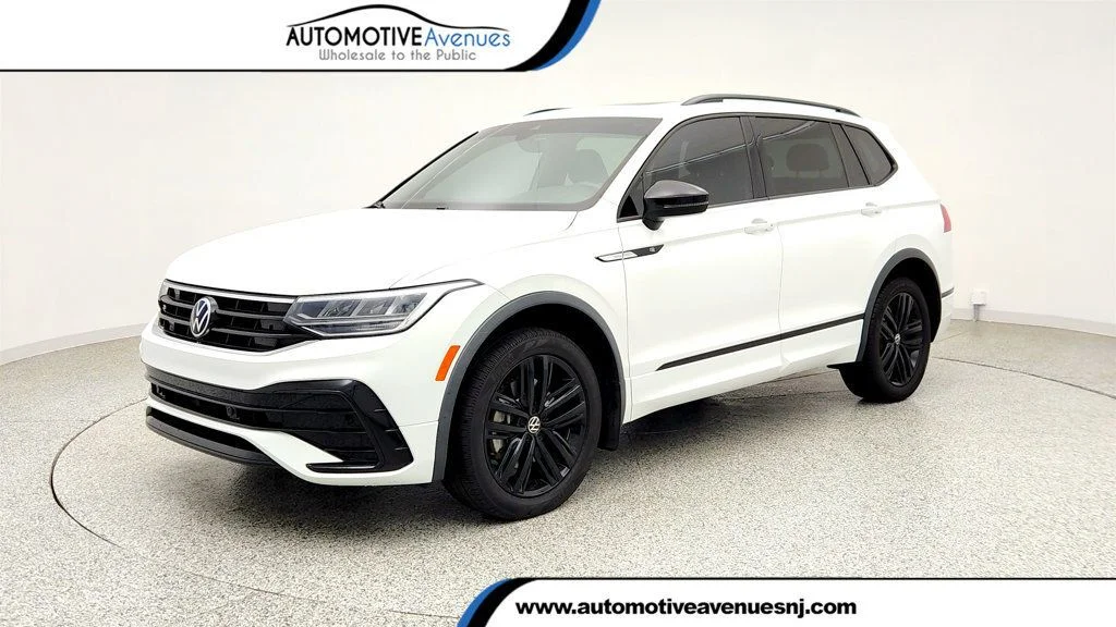 2022 Volkswagen Tiguan 2.0T SE R-Line Black 4Motion's photo