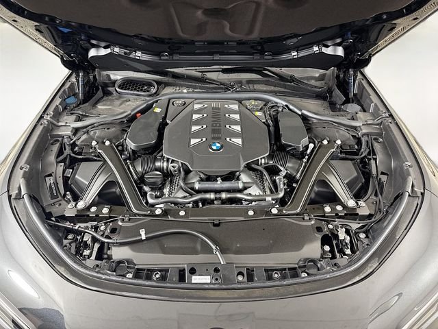 Used 2026 Black BMW 760i xDrive image 32