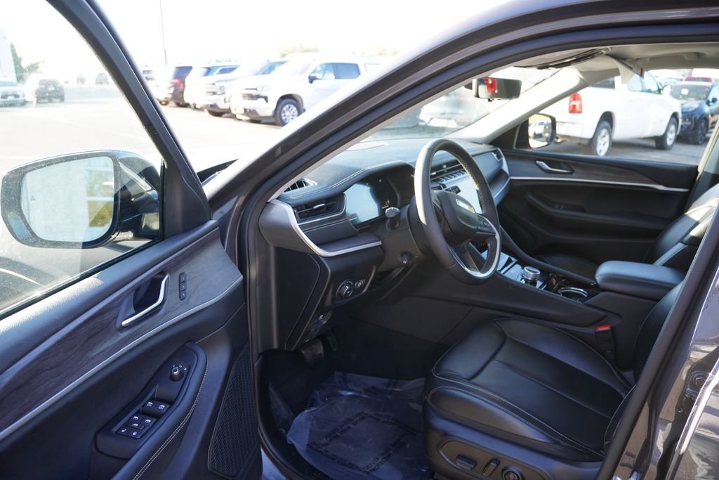 Used 2023 Baltic Gray Metallic Clearcoat Jeep Limited image 14