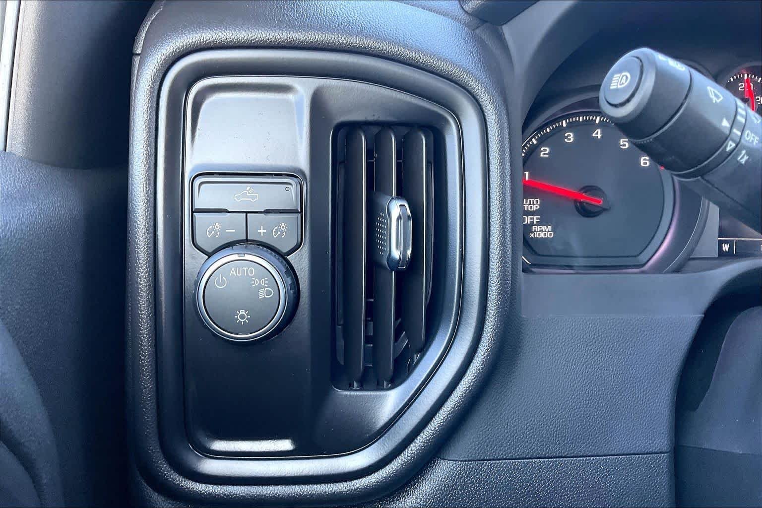 2026 Chevrolet Silverado 1500 Custom - Photo 33