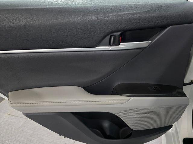 Certified Used 2024 WIND CHILL PEARL Toyota  image 11