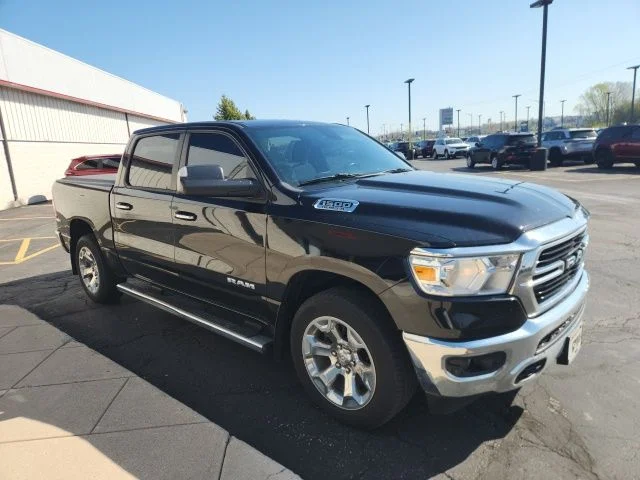 2019 RAM 1500 Big Horn/Lone Star 4x4 Crew Cab 5'7's photo