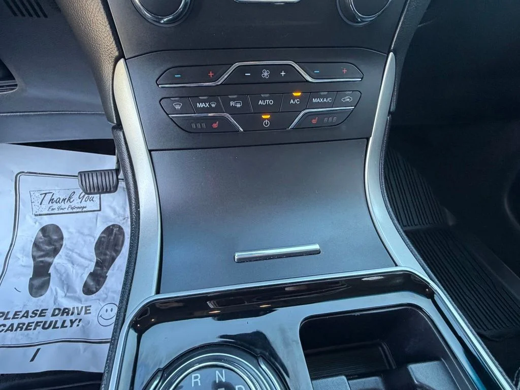 Used 2019 Green Ford SEL image 26