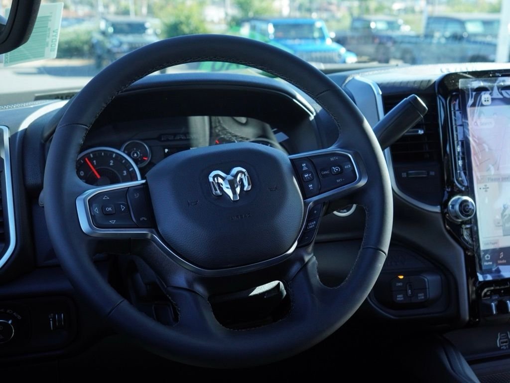 New 2026 Diamond Black Crystal Pearl-Coat Exterior Paint RAM Big Horn Night Edition image 27