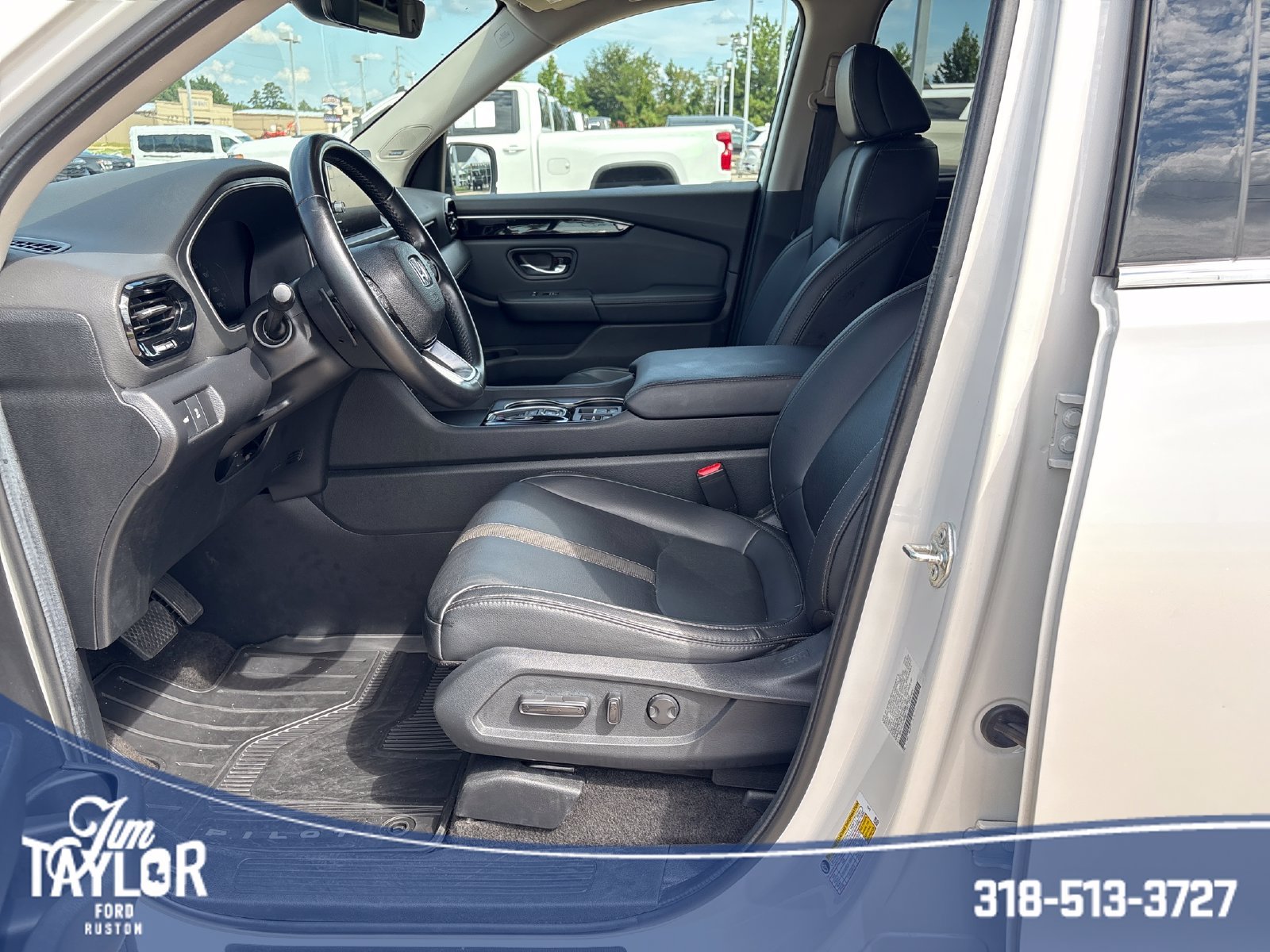 Used 2024 White Honda Touring image 11