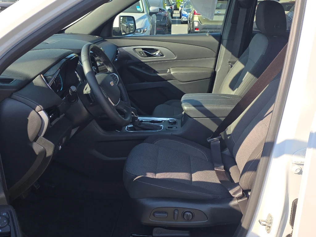 Used 2023 Summit White Chevrolet LT image 34