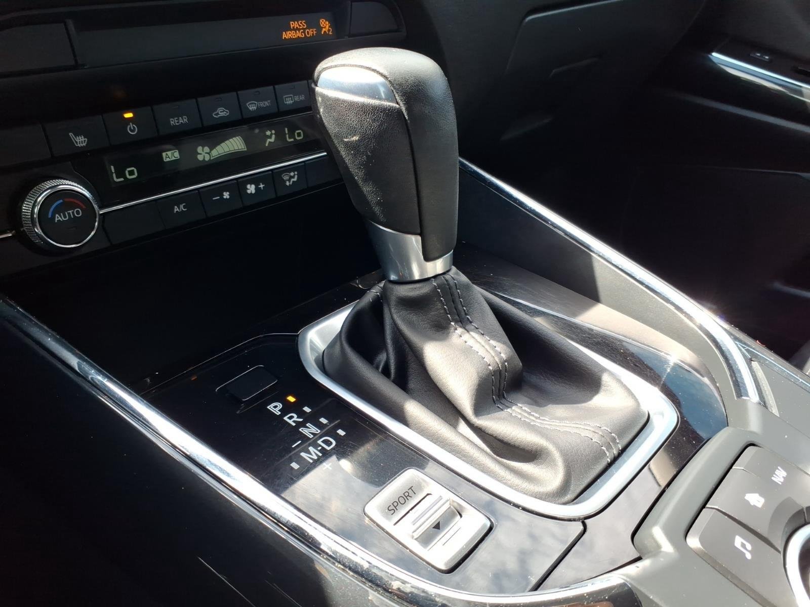 Used 2019 Snowflake White Pearl Mica Mazda Touring image 6