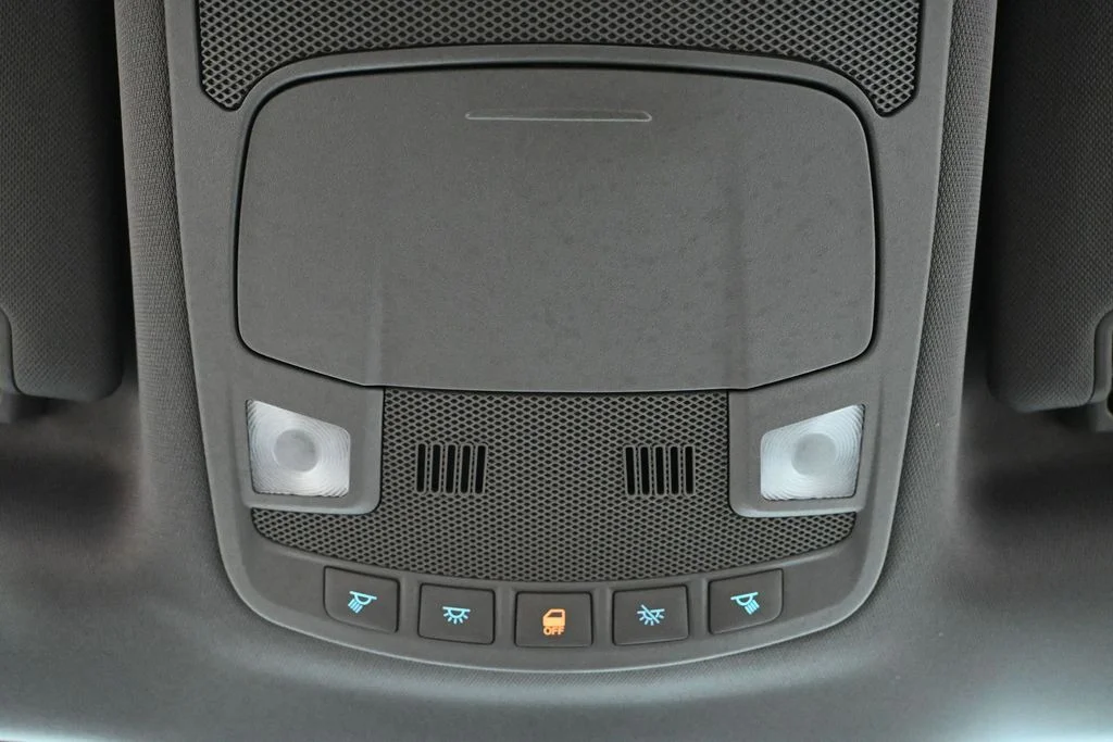 Used 2016 Blue Ford XLT image 36