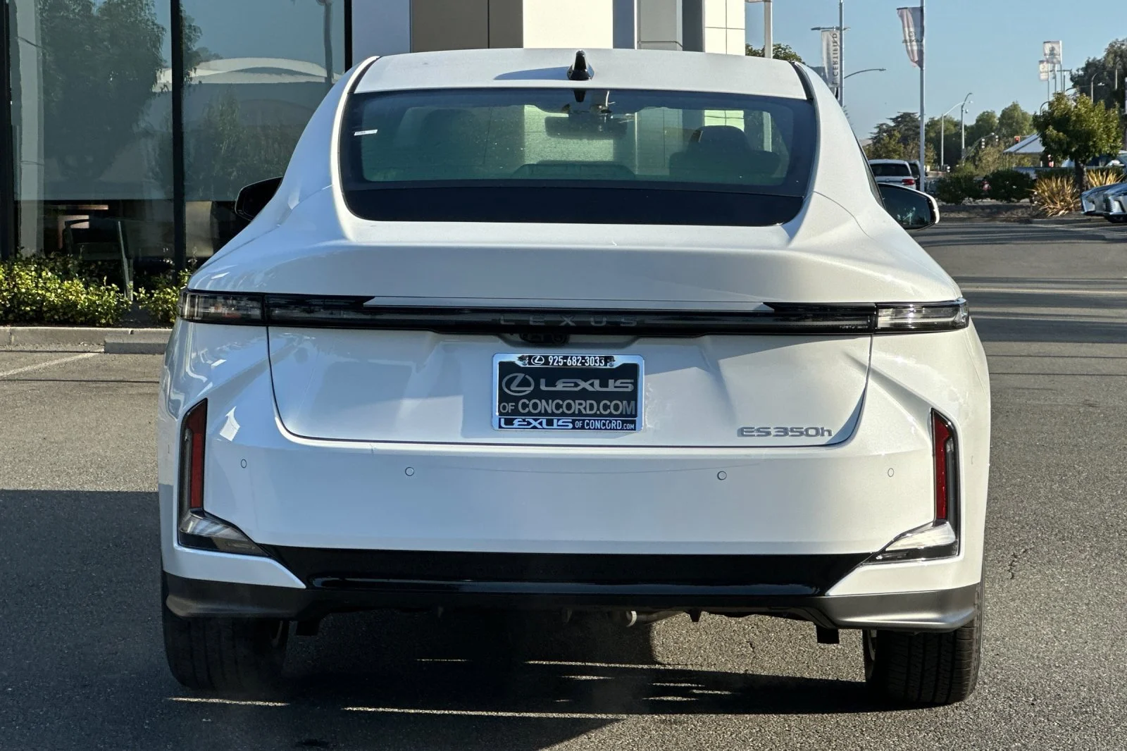 New 2026 Ultra White Lexus ES 350h PREMIUM+ image 5