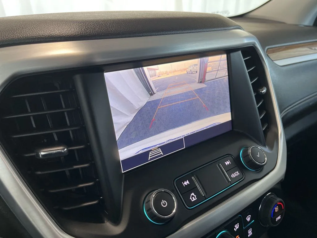 Used 2023 White GMC SLE image 12