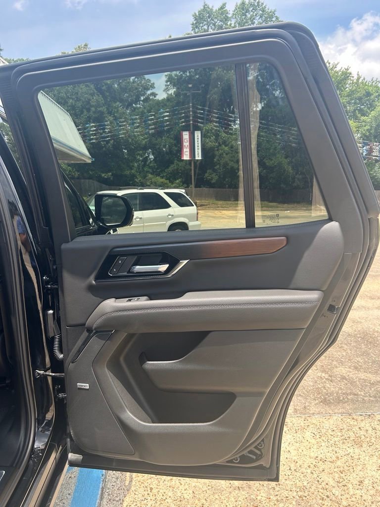 2026 GMC Yukon Denali - Photo 21