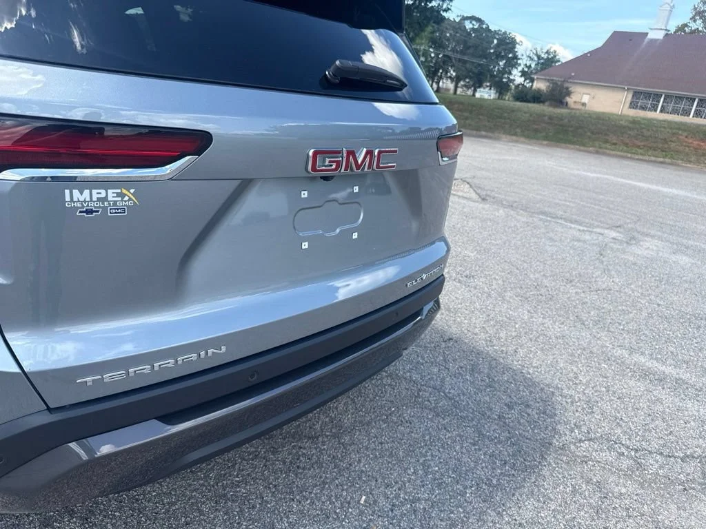 New 2027 Sterling Metallic GMC Elevation image 30