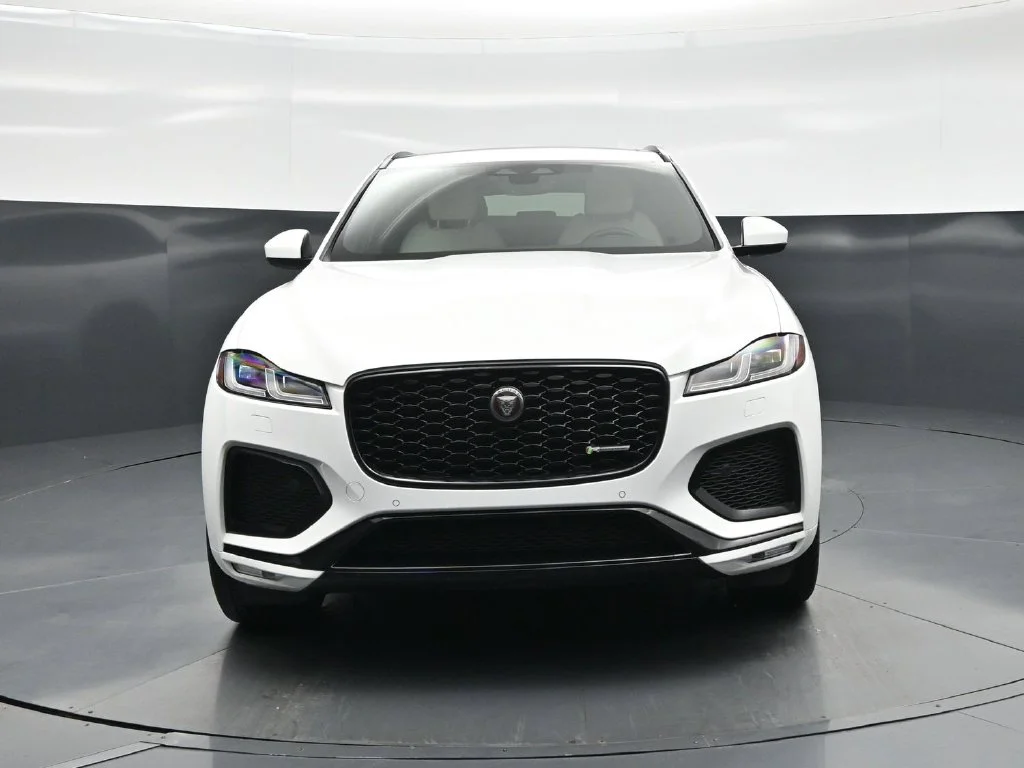 Used 2023  Jaguar P400 R-Dynamic S image 20