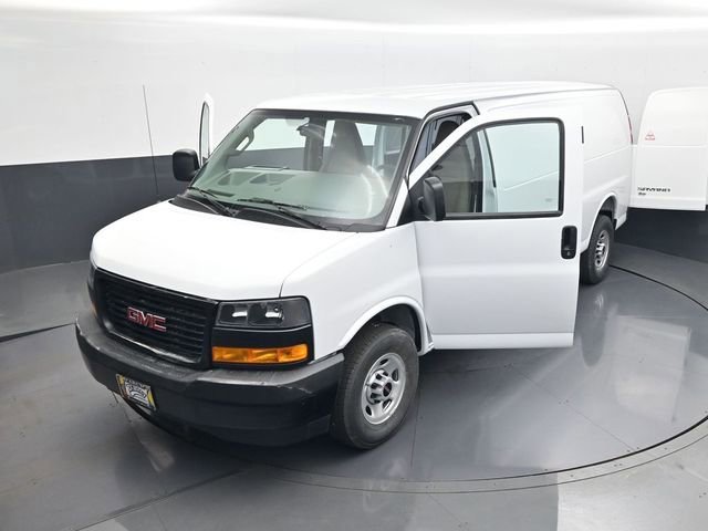 2026 GMC Savana Cargo Work Van - Photo 31