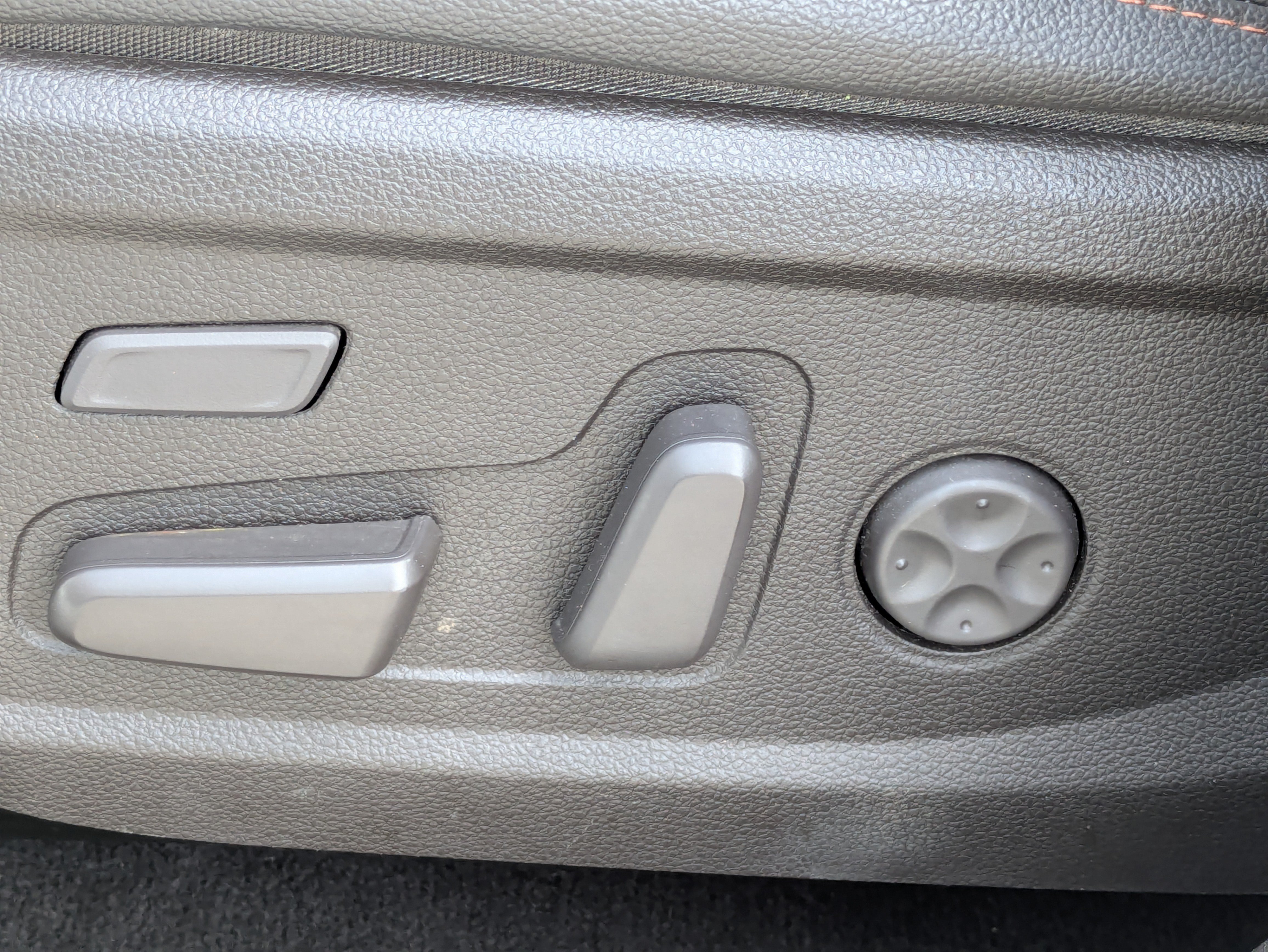 Used 2020 Quartz White Hyundai Limited image 19